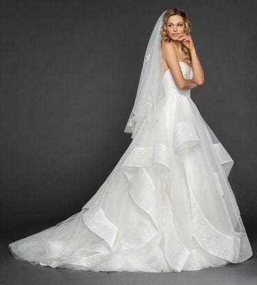 Quinn | Style 6863 by Hayley Paige