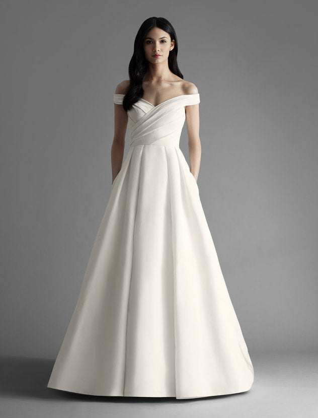 Ava | Style 4900 (4912) by Allison Webb